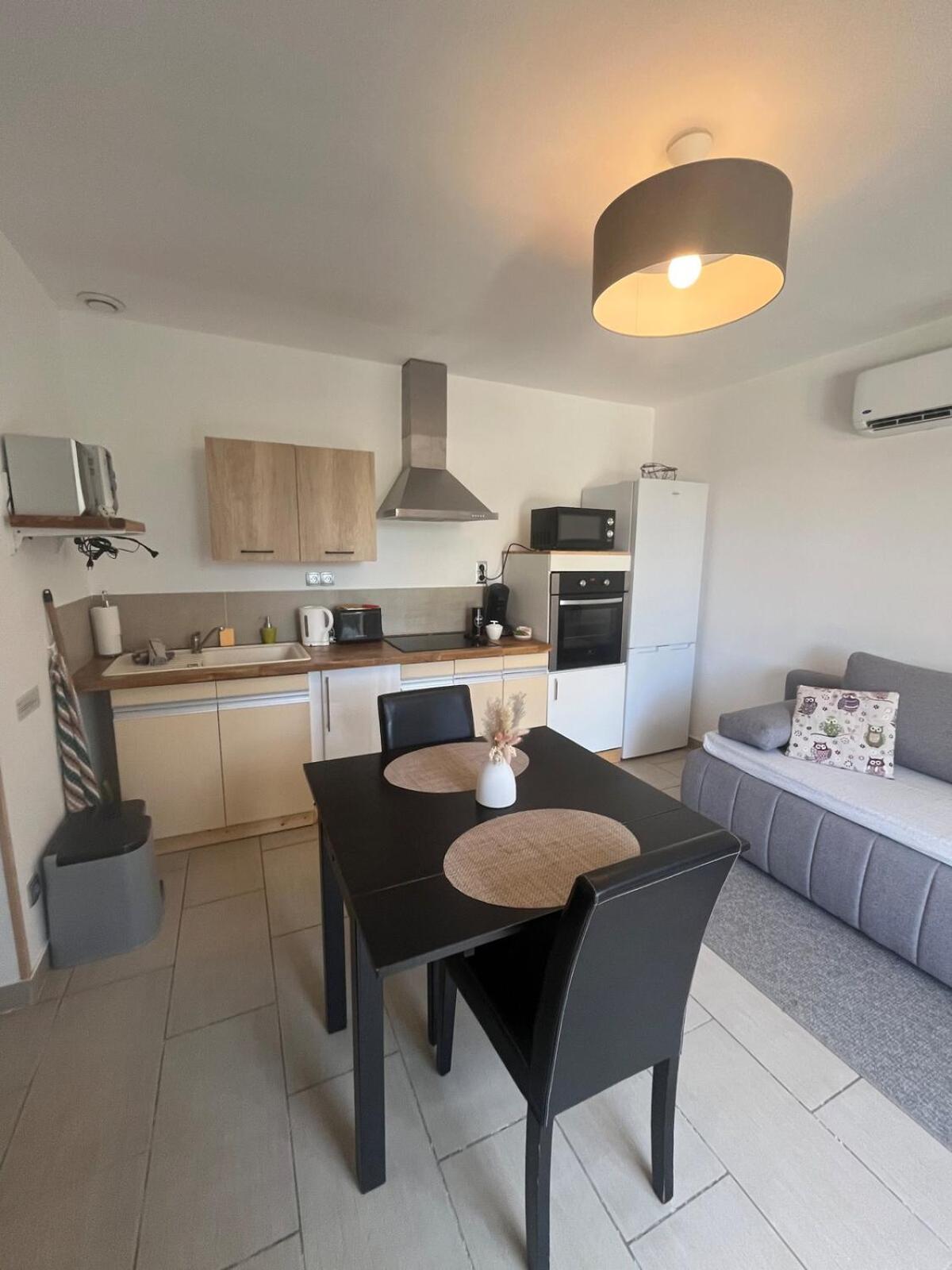 Studio Cosy Avec Climatisation Et Terrasse Malataverne Εξωτερικό φωτογραφία