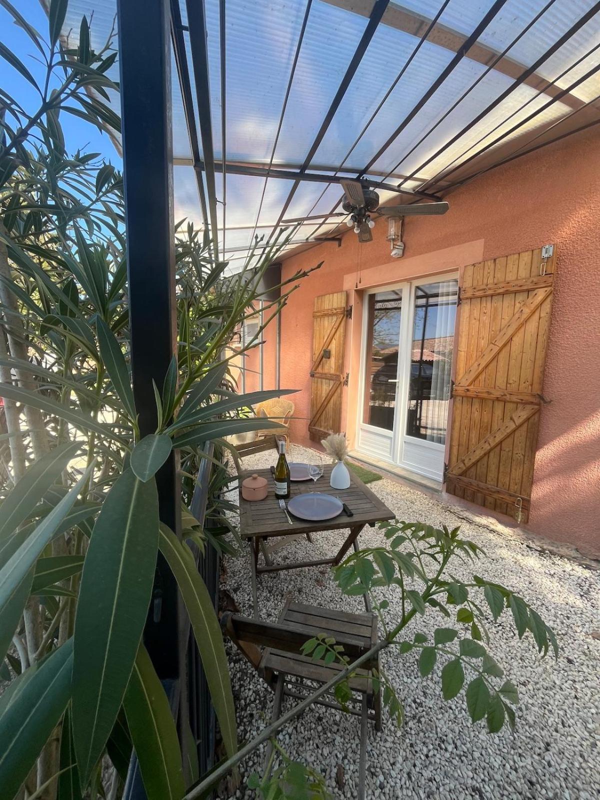 Studio Cosy Avec Climatisation Et Terrasse Malataverne Εξωτερικό φωτογραφία
